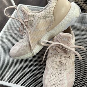 ADIDAS ULTRA BOOST